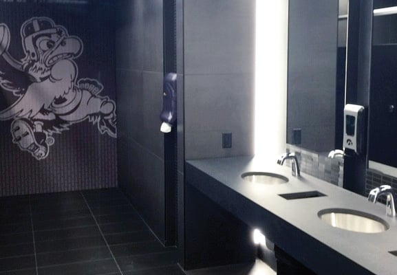 Kinnick_restroom (002)